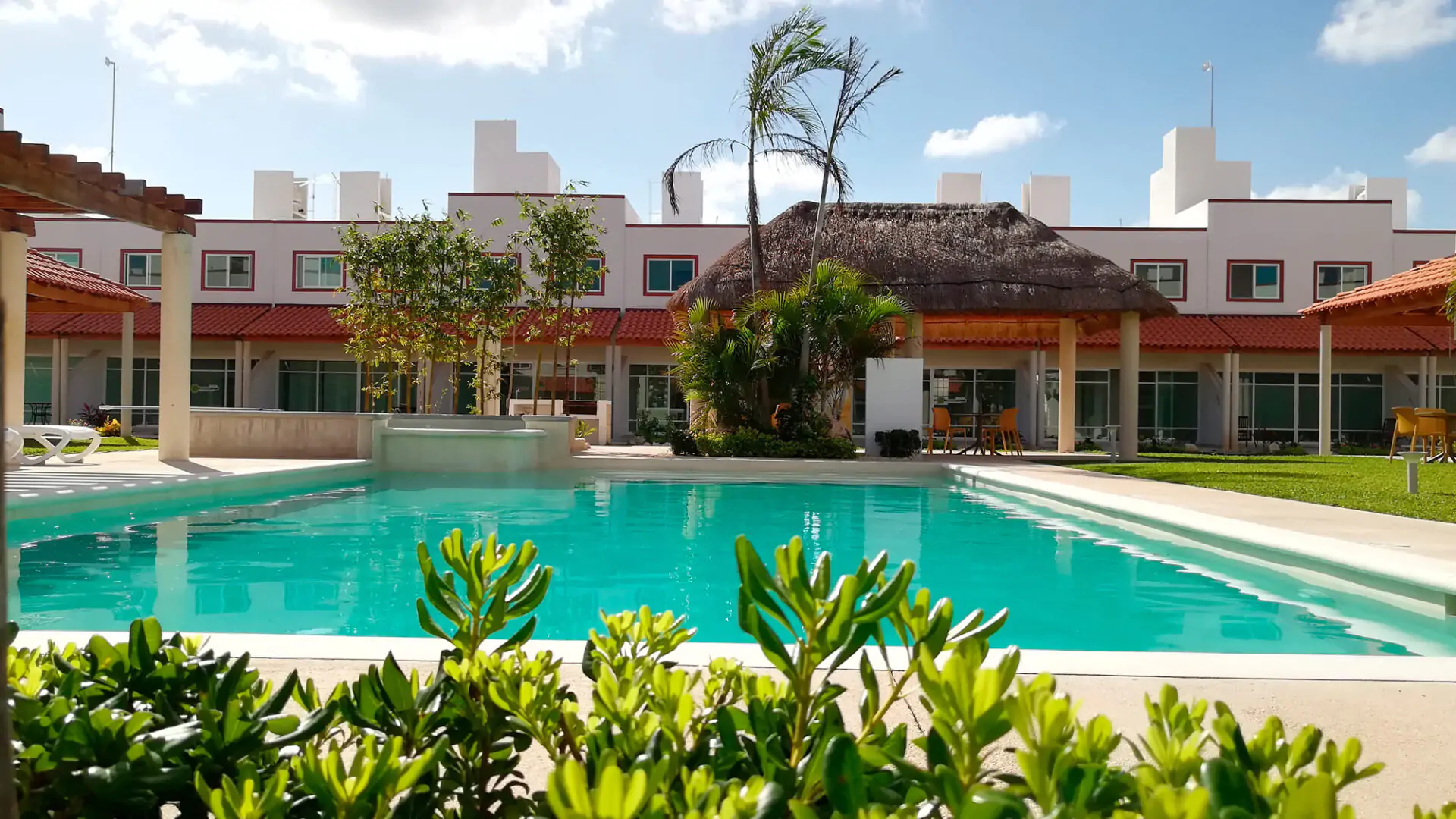 ALBERCA ASOLEADEROS ZENDALA RESIDENCIAL CANCÚN