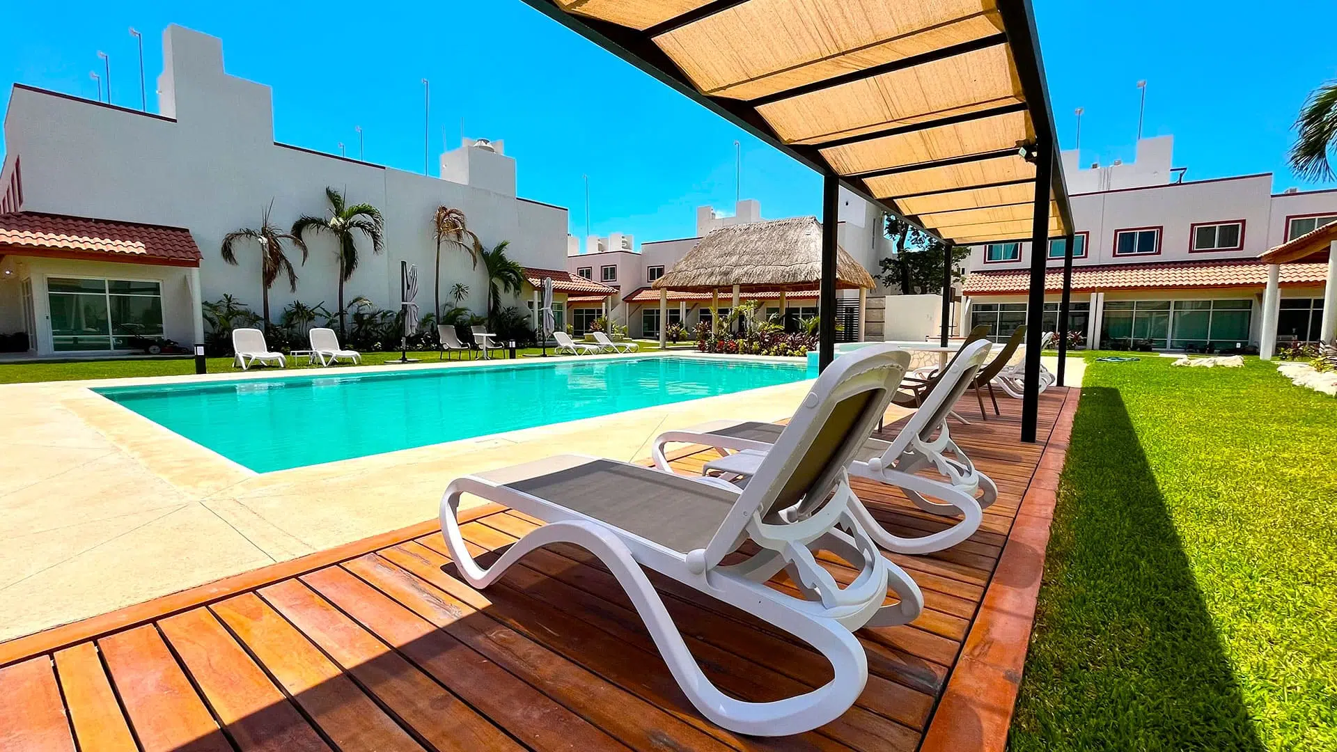 ALBERCA ASOLEADEROS ZENDALA RESIDENCIAL CANCÚN